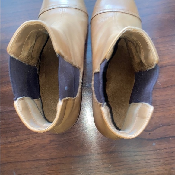 GAP Tan Heeled Boots with Almond Toe - Picture 7 of 8